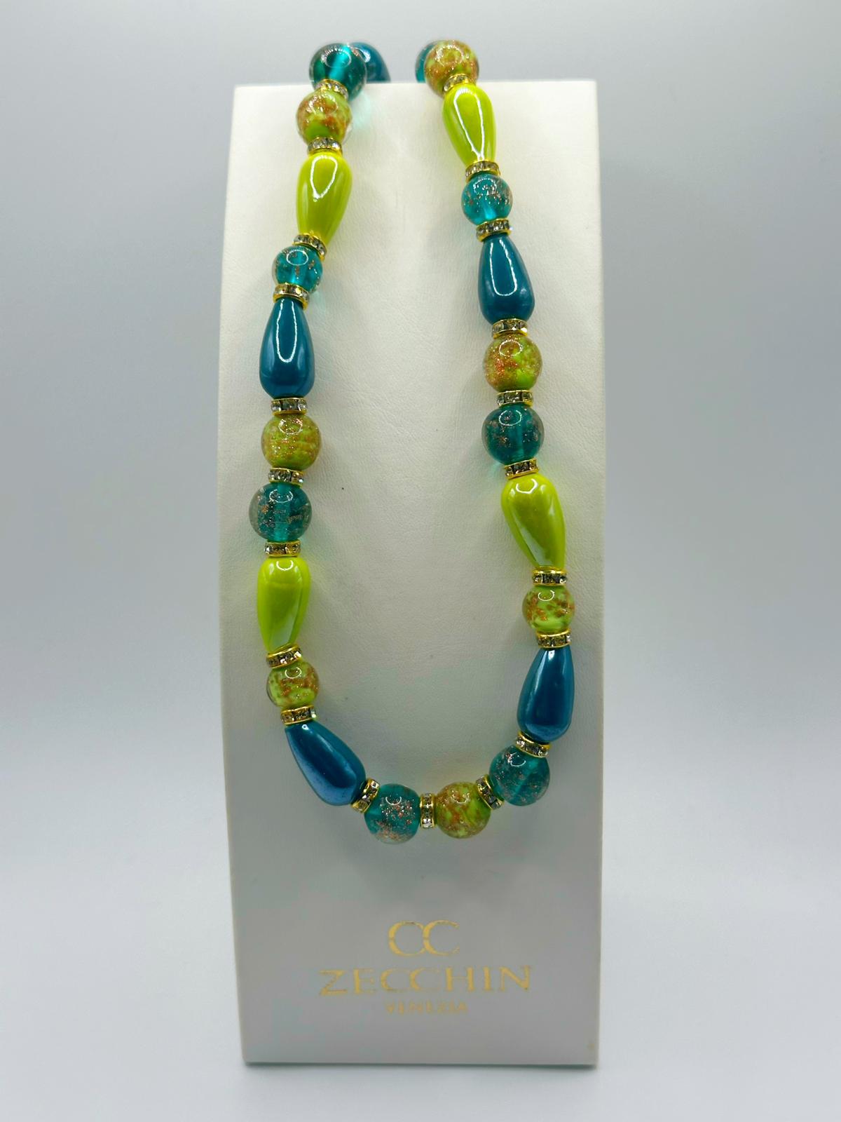 Collana Goccia con perle in vetro di Murano, colore verde